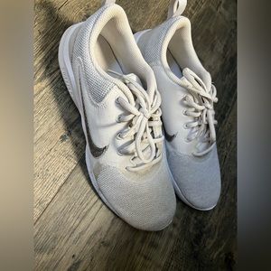 Nikes women’s